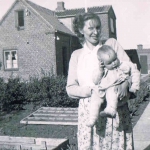 Edith med Inger 1952