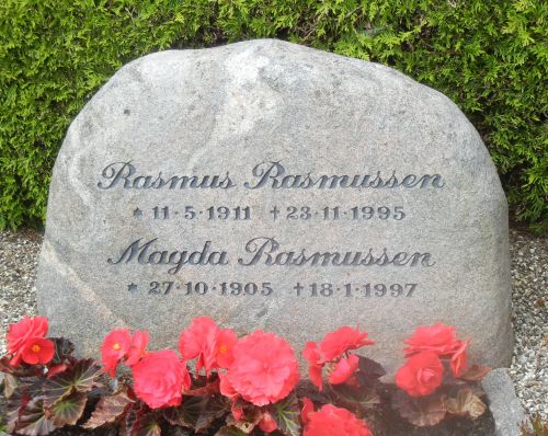 Rasmus Rasmussen, GludKirkegård