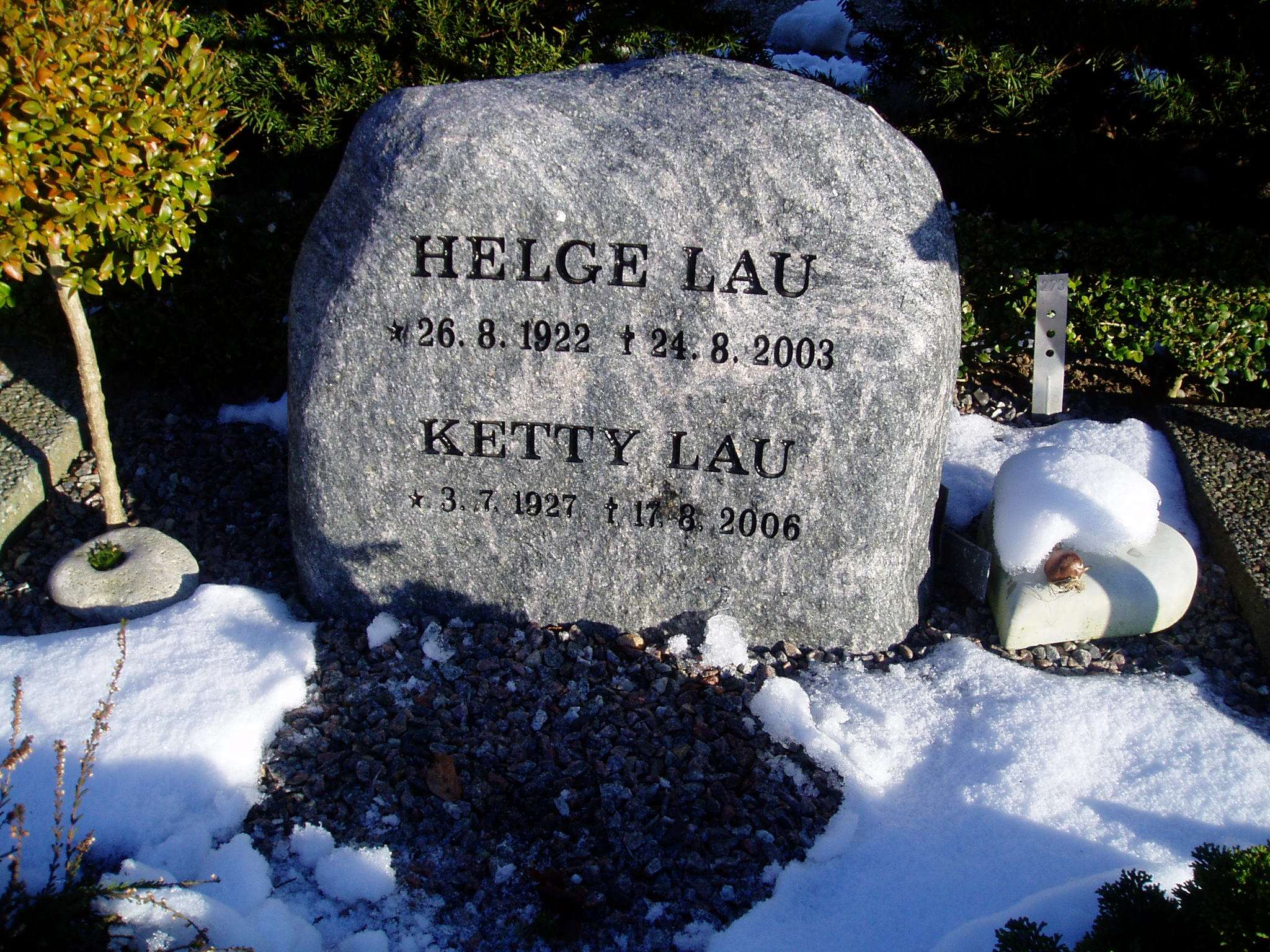 Ketty-Helge Lau. V. Kirkegård Ikast