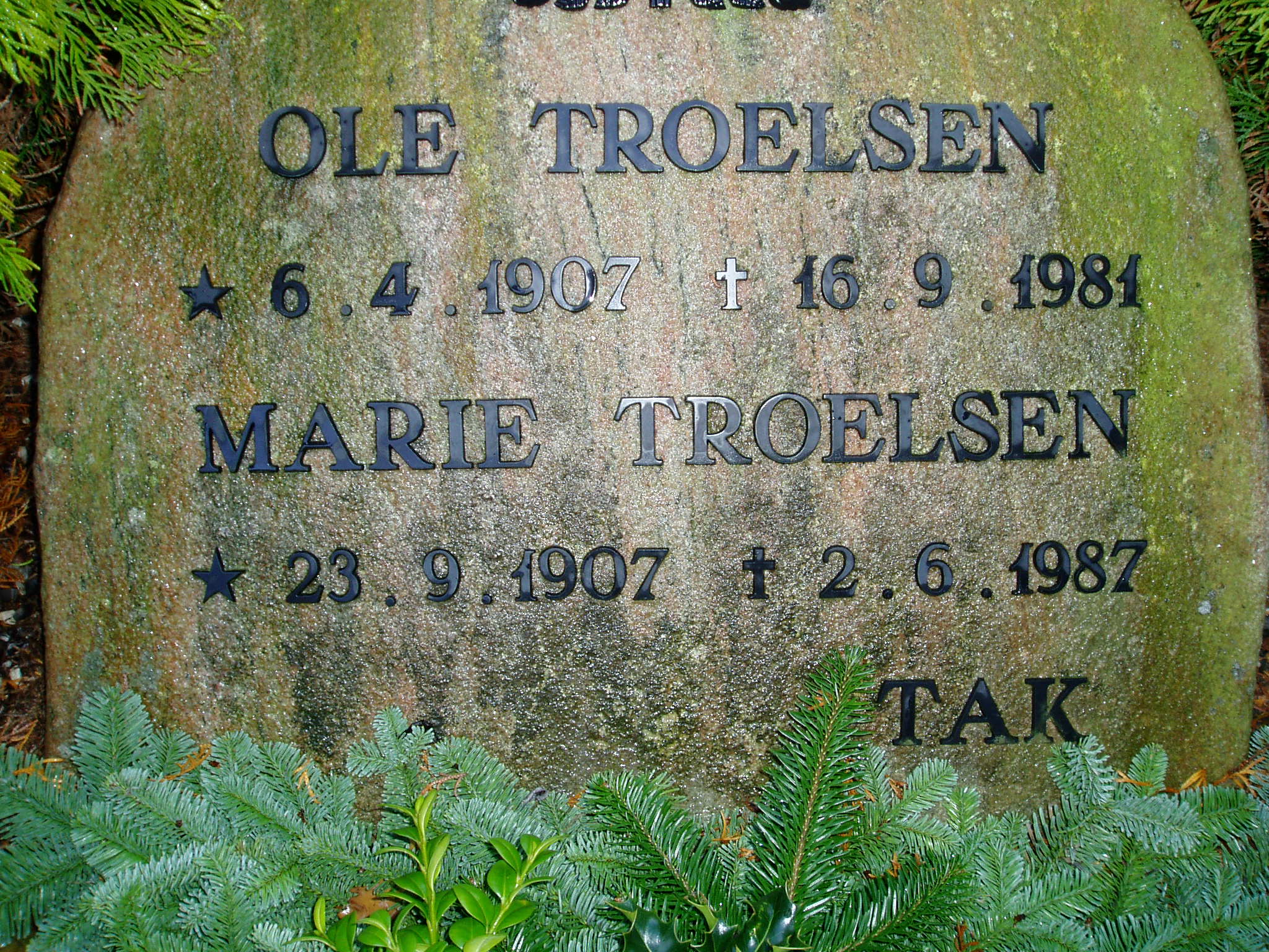 Marie Isager-Ole Troelsen. Thorning Kirkegård