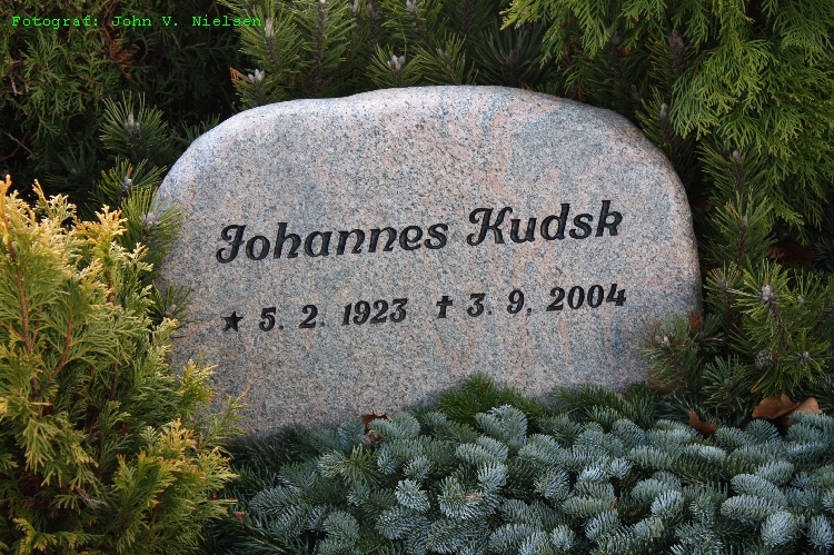 Johannes Kudsk 1923-2004. Thorning Kirkegård