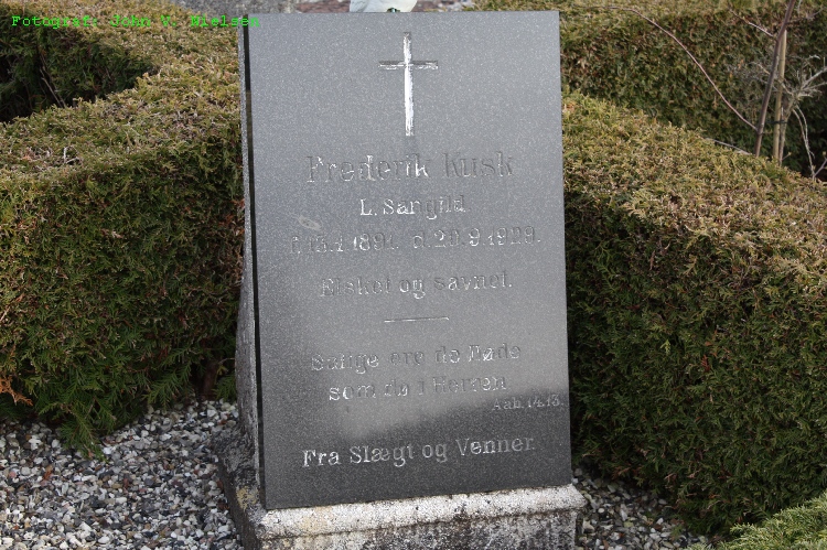 Frederik Lajer Christensen Kusk. Thorning Kirkegård
