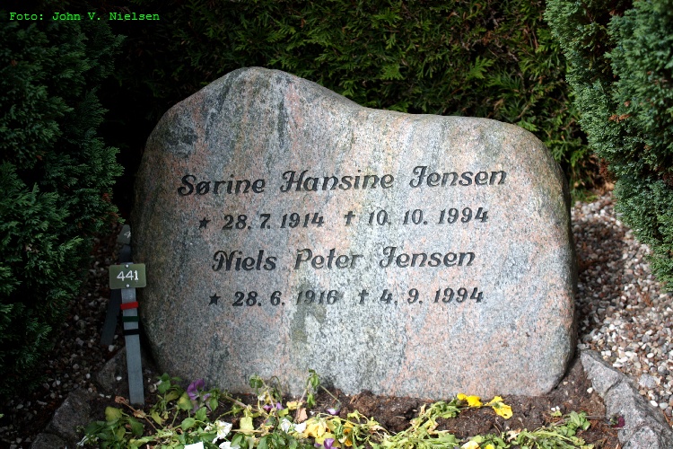 Sørine Hansine og Niels Jensen, Jordløse Kirkegård